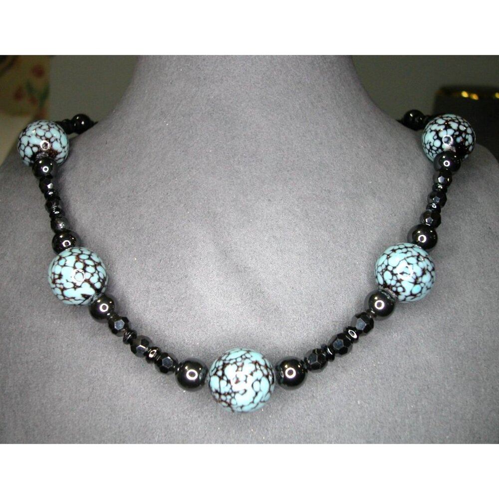 Black & Blue Crackle Bead Necklace W/ Hook Closure 22 Inches Long
